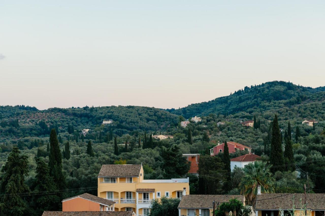 Memento Resort Kassiopi Exterior foto