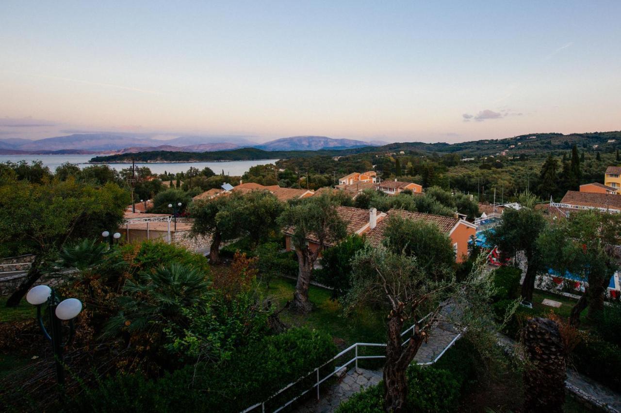 Memento Resort Kassiopi Exterior foto
